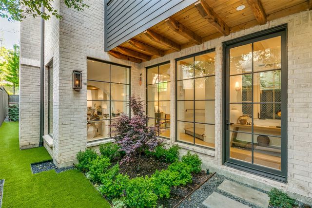 4007 Hawthorne Avenue, Dallas, TX 75219