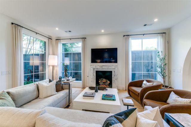 4007 Hawthorne Avenue, Dallas, TX 75219