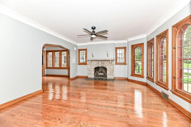 1642 S 52nd STREET, West Milwaukee, WI 53214