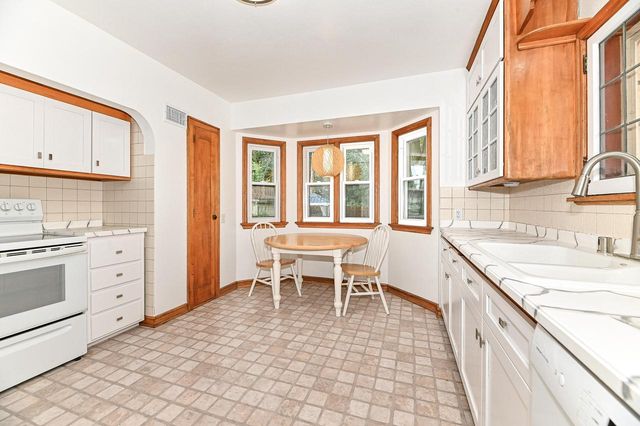 1642 S 52nd STREET, West Milwaukee, WI 53214
