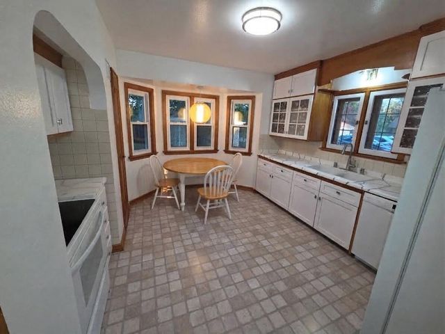 1642 S 52nd STREET, West Milwaukee, WI 53214