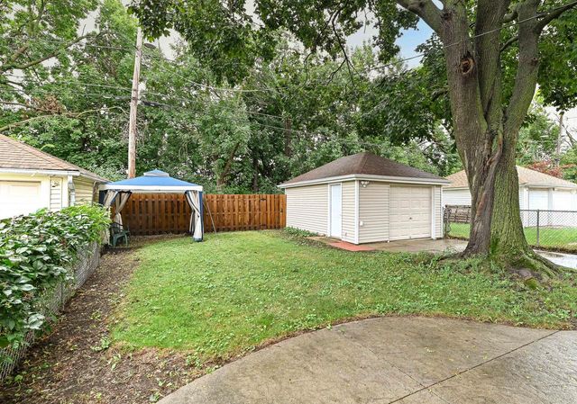 1642 S 52nd STREET, West Milwaukee, WI 53214