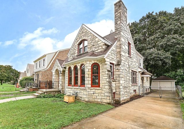 1642 S 52nd STREET, West Milwaukee, WI 53214