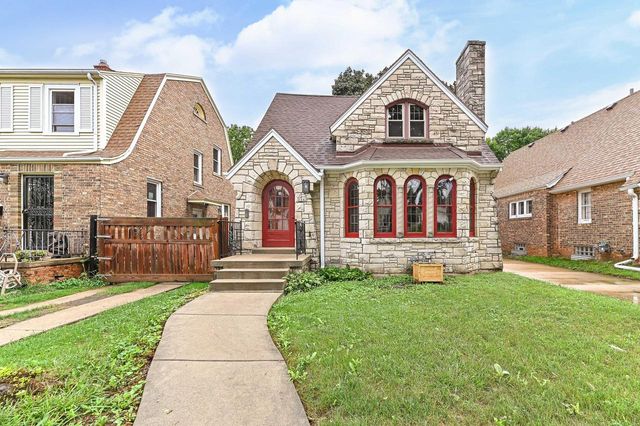 1642 S 52nd STREET, West Milwaukee, WI 53214