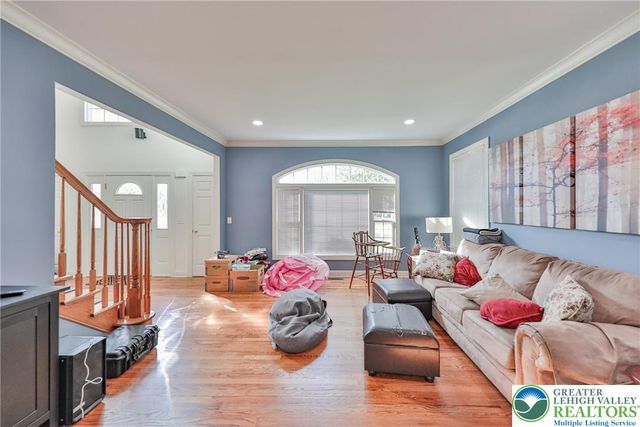 4544 Oakwood Lane, Lower Nazareth Twp, PA 18064
