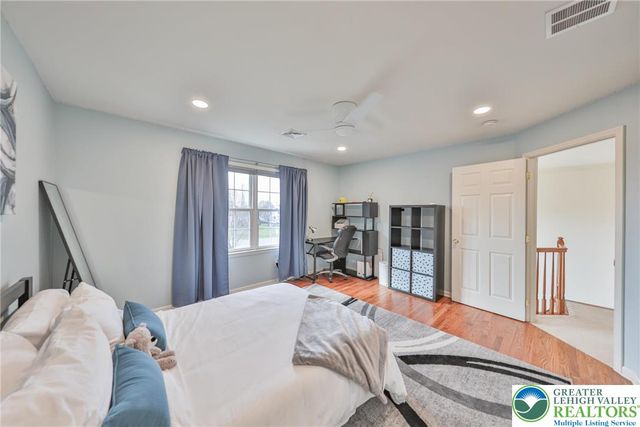 4544 Oakwood Lane, Lower Nazareth Twp, PA 18064