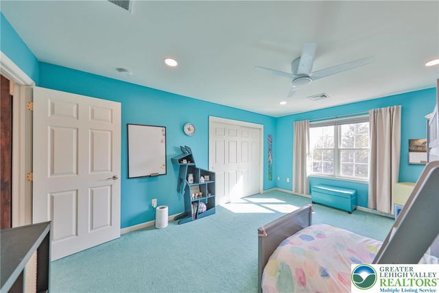4544 Oakwood Lane, Lower Nazareth Twp, PA 18064