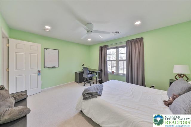 4544 Oakwood Lane, Lower Nazareth Twp, PA 18064