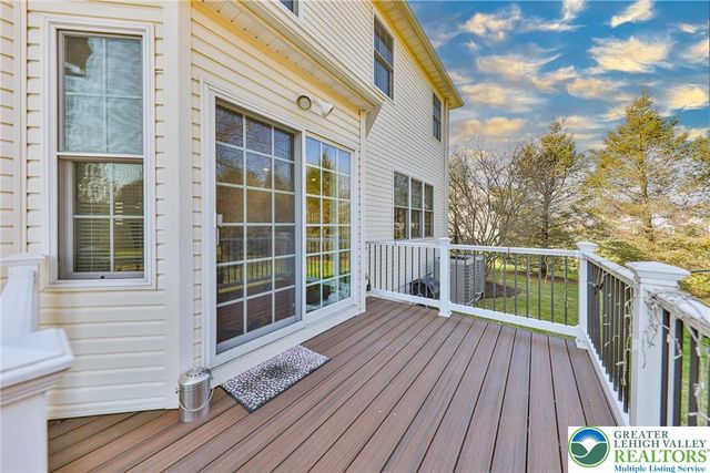 4544 Oakwood Lane, Lower Nazareth Twp, PA 18064