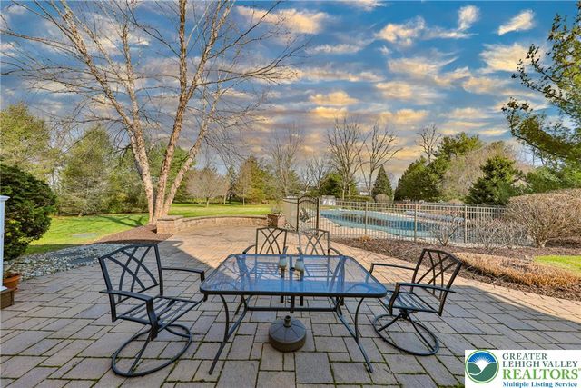 4544 Oakwood Lane, Lower Nazareth Twp, PA 18064