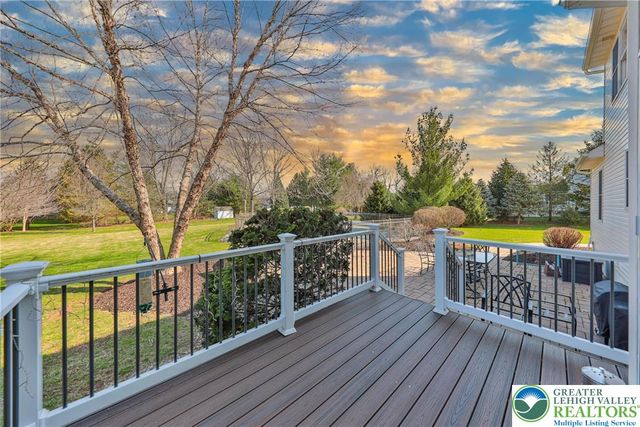 4544 Oakwood Lane, Lower Nazareth Twp, PA 18064