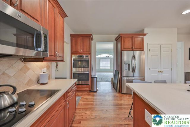 4544 Oakwood Lane, Lower Nazareth Twp, PA 18064
