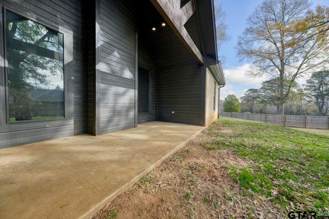 12109 Oak Grove, Lindale, TX 75771