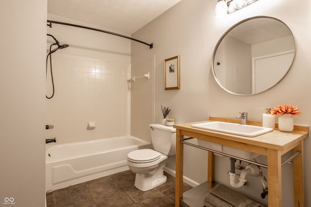 1727 E 56th Street H, Indianapolis, IN 46220