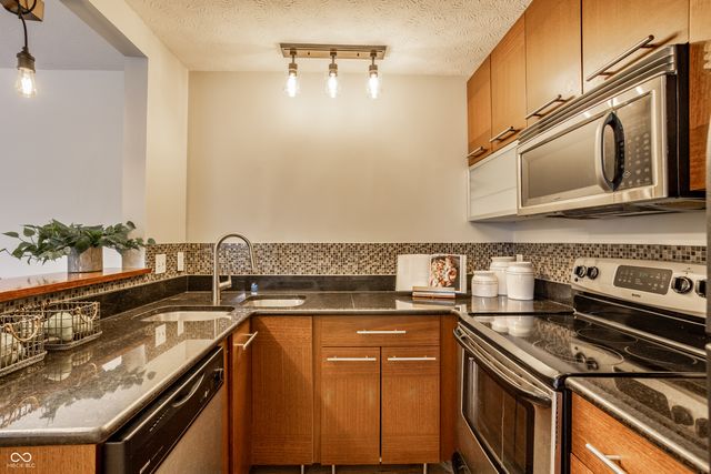 1727 E 56th Street H, Indianapolis, IN 46220