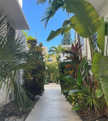 8021 Abbott Ave, Miami Beach, FL 33141