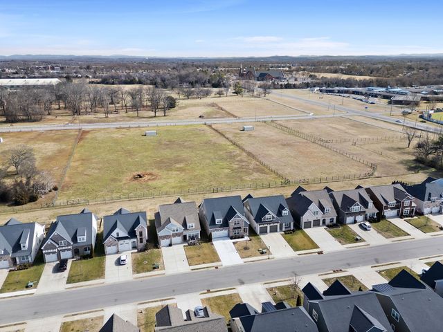 3444 Caroline Farms Dr, Murfreesboro, TN 37129
