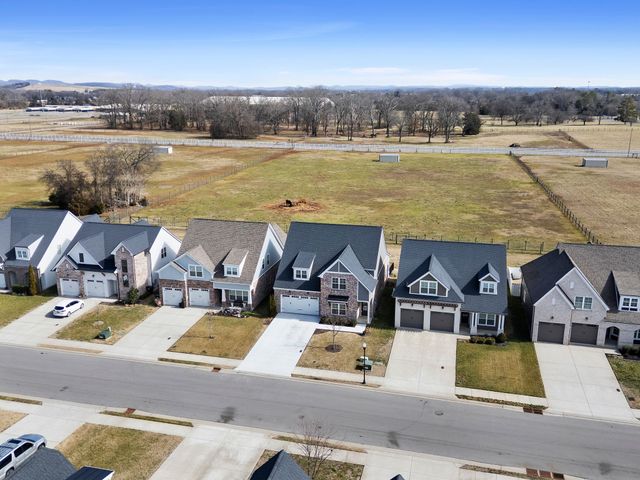3444 Caroline Farms Dr, Murfreesboro, TN 37129