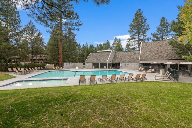 19717 SW Mount Bachelor Drive UNIT 131, Bend, OR 97702