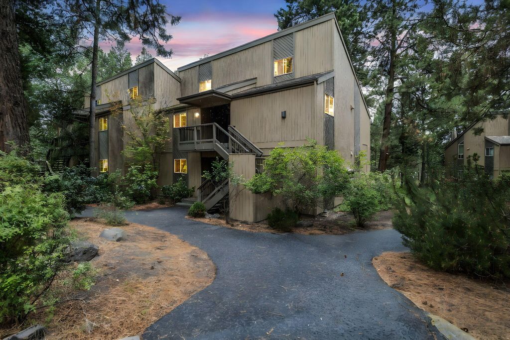 19717 SW Mount Bachelor Drive UNIT 131, Bend, OR 97702