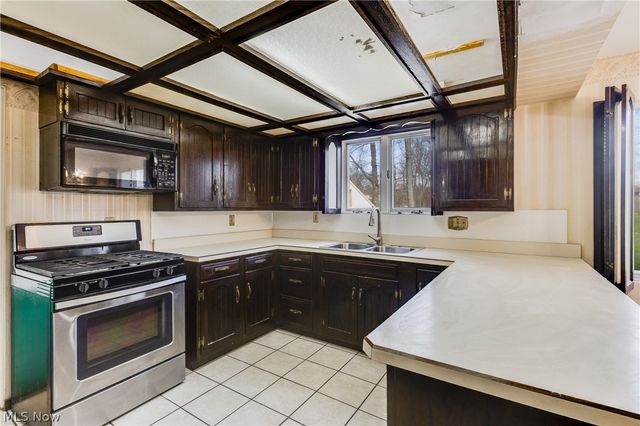 5365 Sampson Drive, Girard, OH 44420