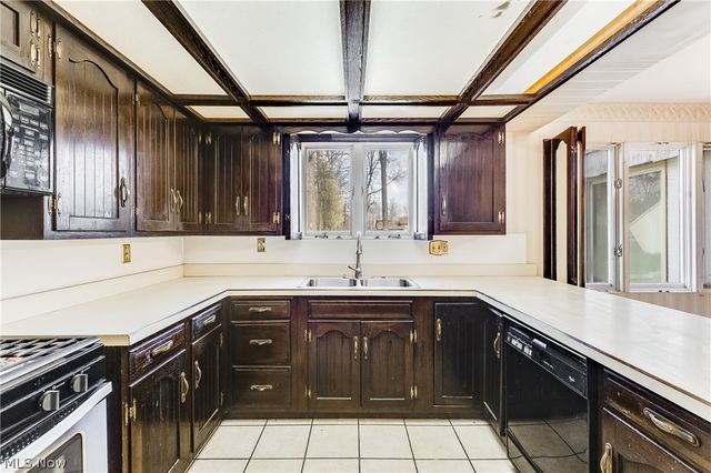 5365 Sampson Drive, Girard, OH 44420