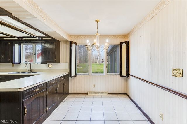 5365 Sampson Drive, Girard, OH 44420