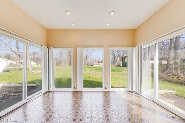 5365 Sampson Drive, Girard, OH 44420