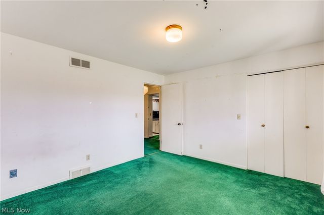 5365 Sampson Drive, Girard, OH 44420