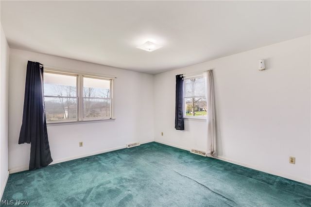 5365 Sampson Drive, Girard, OH 44420