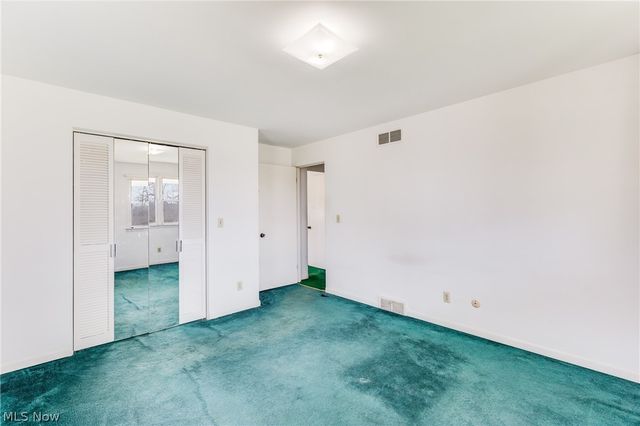 5365 Sampson Drive, Girard, OH 44420