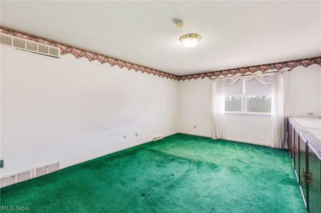 5365 Sampson Drive, Girard, OH 44420