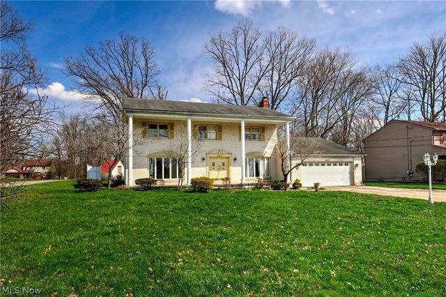 5365 Sampson Drive, Girard, OH 44420