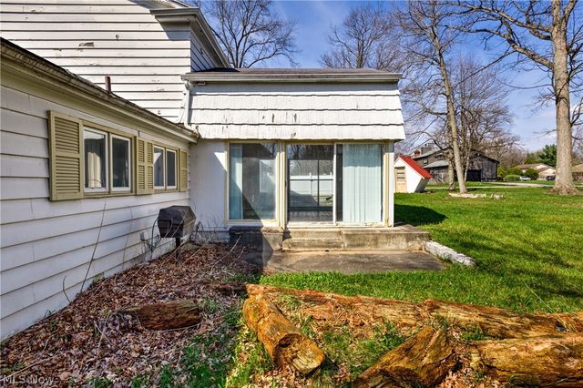 5365 Sampson Drive, Girard, OH 44420