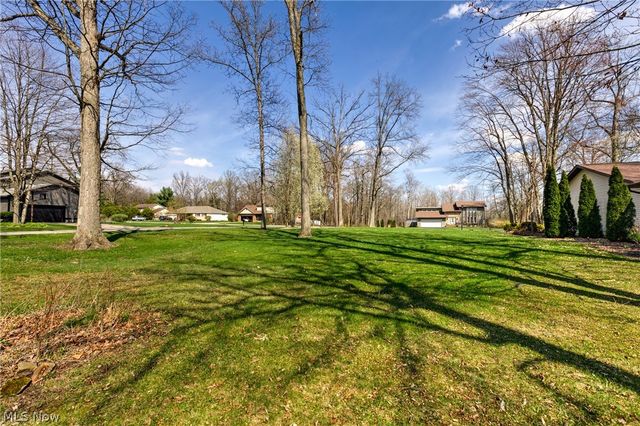 5365 Sampson Drive, Girard, OH 44420
