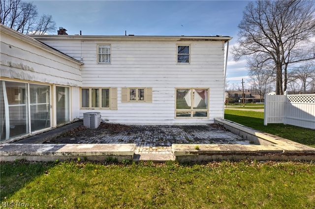 5365 Sampson Drive, Girard, OH 44420