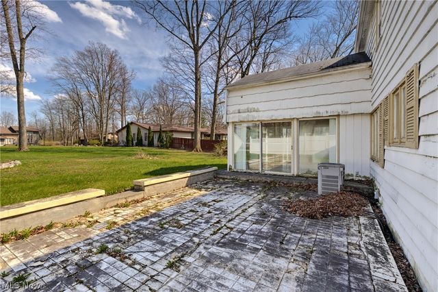 5365 Sampson Drive, Girard, OH 44420