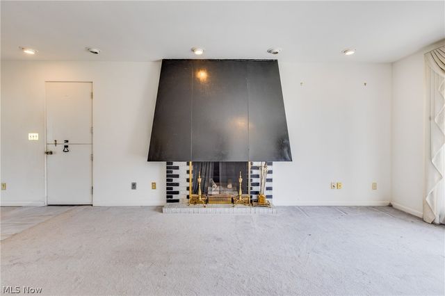5365 Sampson Drive, Girard, OH 44420