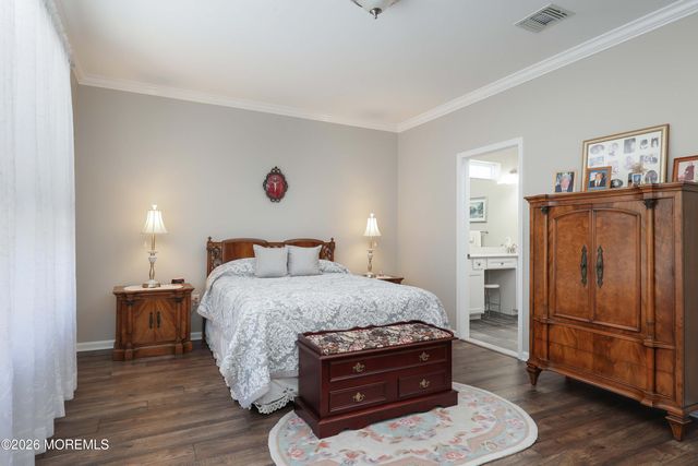 2 Lily Pond Court, Howell, NJ 07731