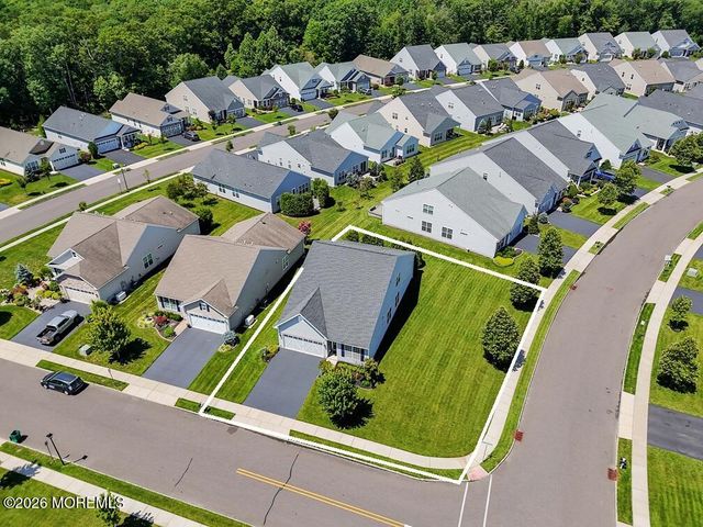 2 Lily Pond Court, Howell, NJ 07731