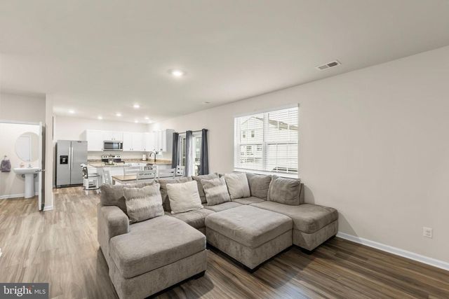 144 BELL TOWER LN, Charles Town, WV 25414