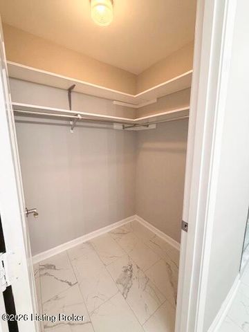 10110 Timberwood Cir, Louisville, KY 40223