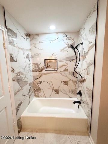 10110 Timberwood Cir, Louisville, KY 40223