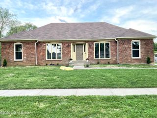 10110 Timberwood Cir, Louisville, KY 40223