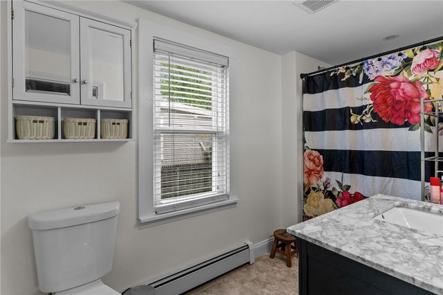 40 Glen Street, East Providence, RI 02915