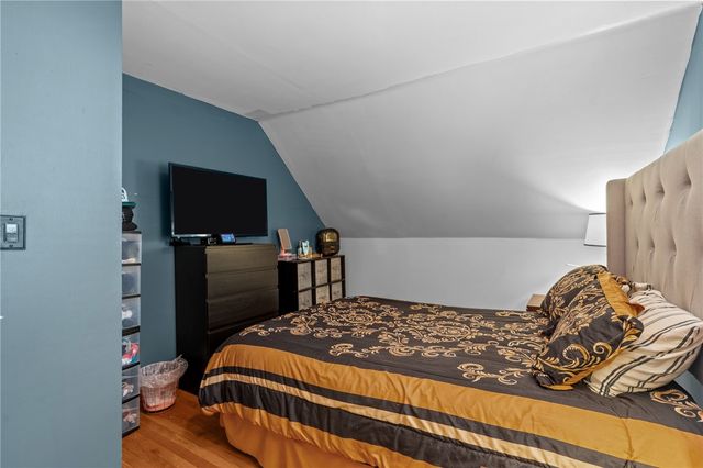 40 Glen Street, East Providence, RI 02915