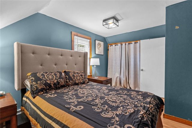 40 Glen Street, East Providence, RI 02915