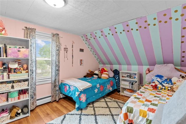 40 Glen Street, East Providence, RI 02915