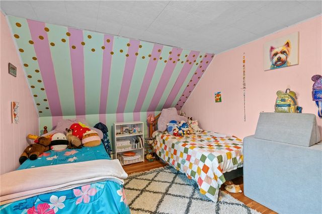 40 Glen Street, East Providence, RI 02915
