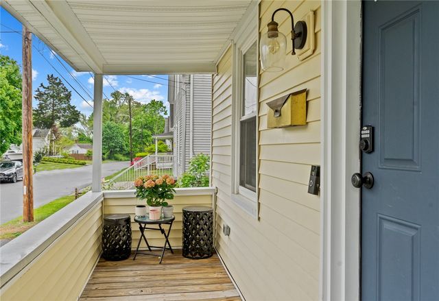 40 Glen Street, East Providence, RI 02915